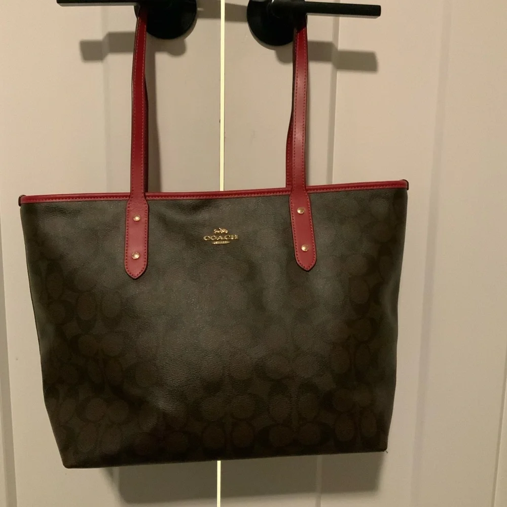 Coach Signature City Zip Tote - Brown True Red